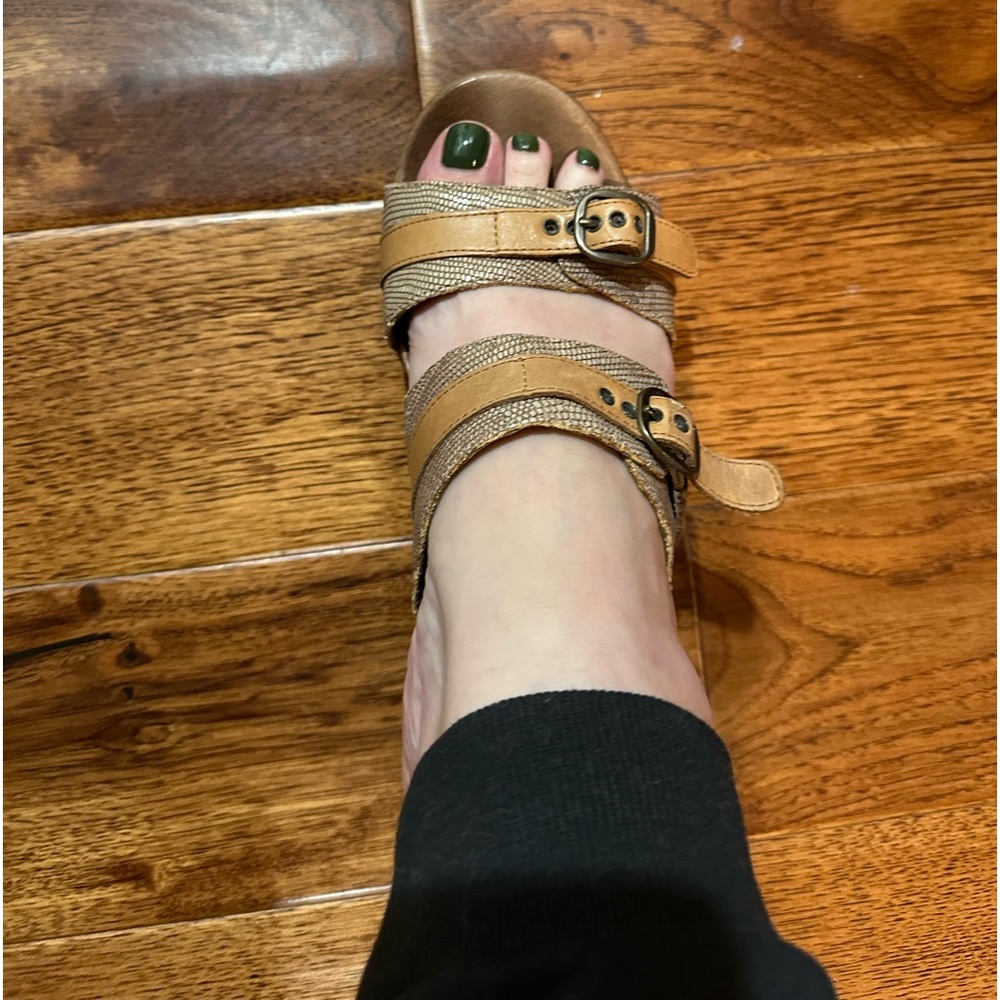 Dansko Tan Clog Slides - image 6